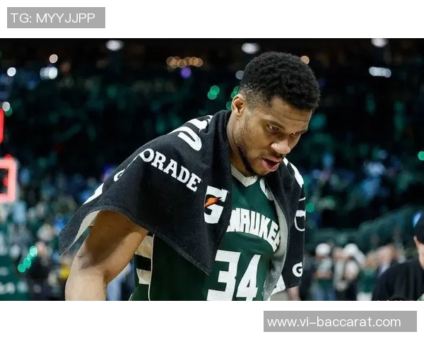 字母哥无奈感叹队友表现不佳特纳罗林斯小波特外线投篮惨淡 字母哥无奈感叹队友表现不佳特纳罗林斯小波特外线投篮惨淡