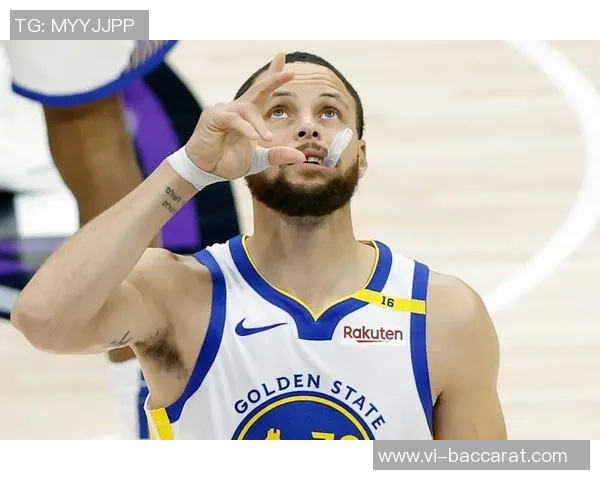 库里谈赛季开局的疯狂与挑战感受脖子被抓的平淡心态 库里谈赛季开局的疯狂与挑战感受脖子被抓的平淡心态